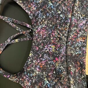 Lululemon sports bra size 8